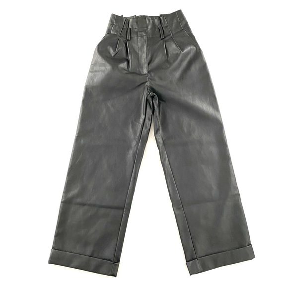 Chloé B x NA-KD Pu Pleated Pants - Picture 3 of 8